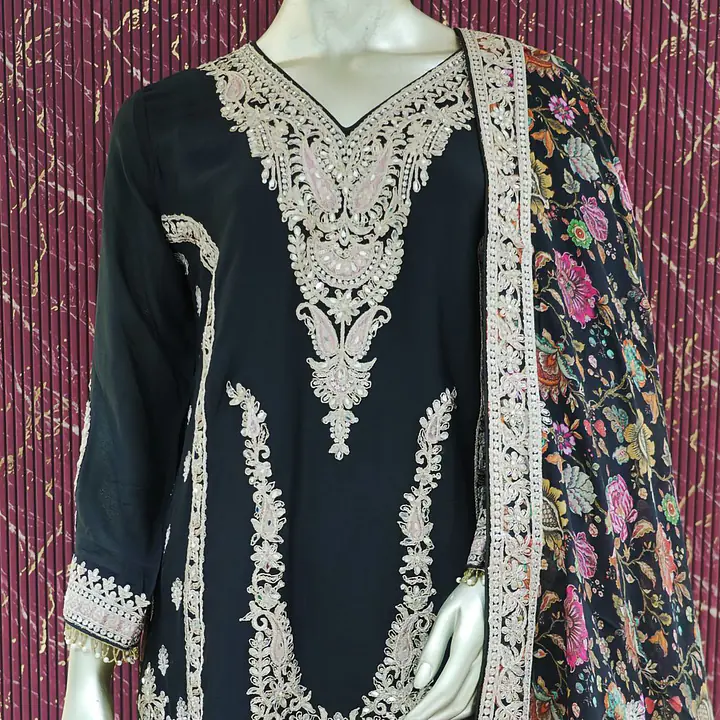 Black Embroidered Chinnon Set - Master