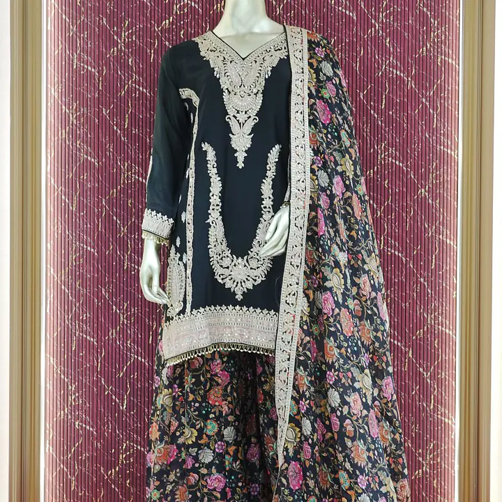 Black Embroidered Chinnon Set - Master